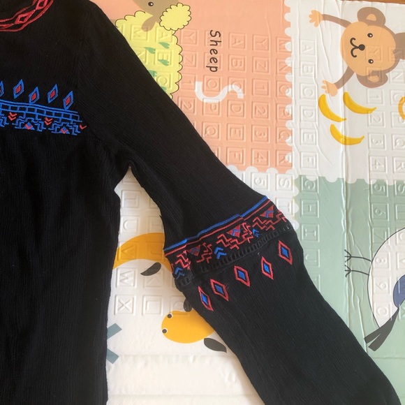 Lord & Taylor embroidered black peasant blouse size Xs - Picture 5 of 7